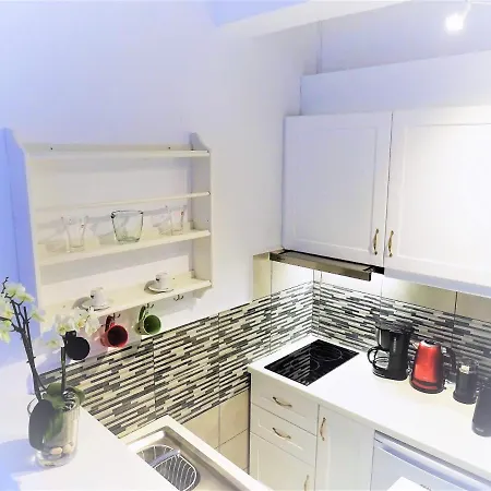 Hydra's Ruby Apartment *